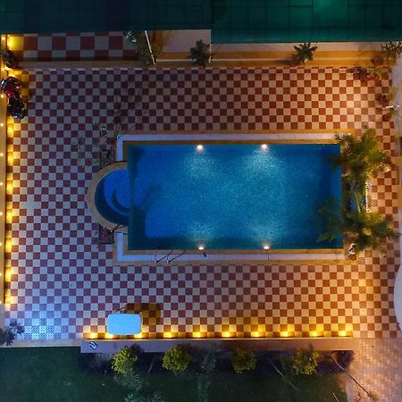 Krishna Farm Hotel Vasad Luaran gambar
